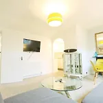 Chic One Bed Apartment In Clifton