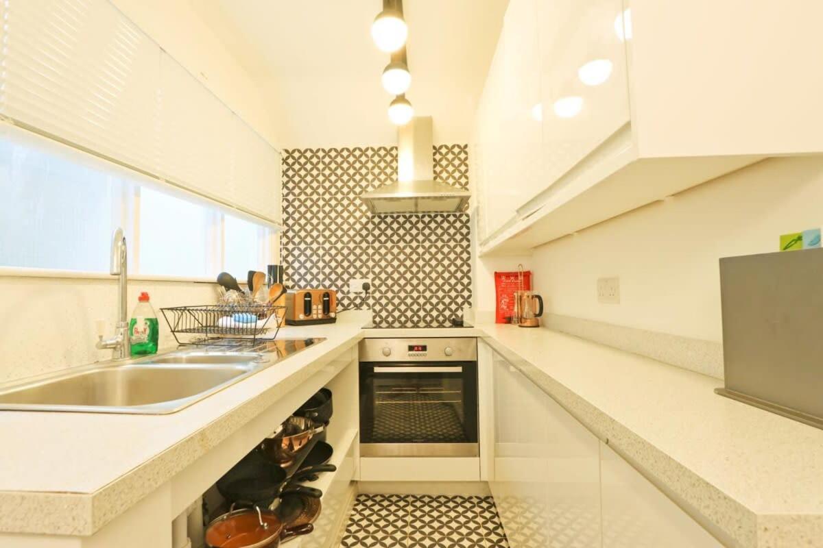 Chic One Bed In Clifton *